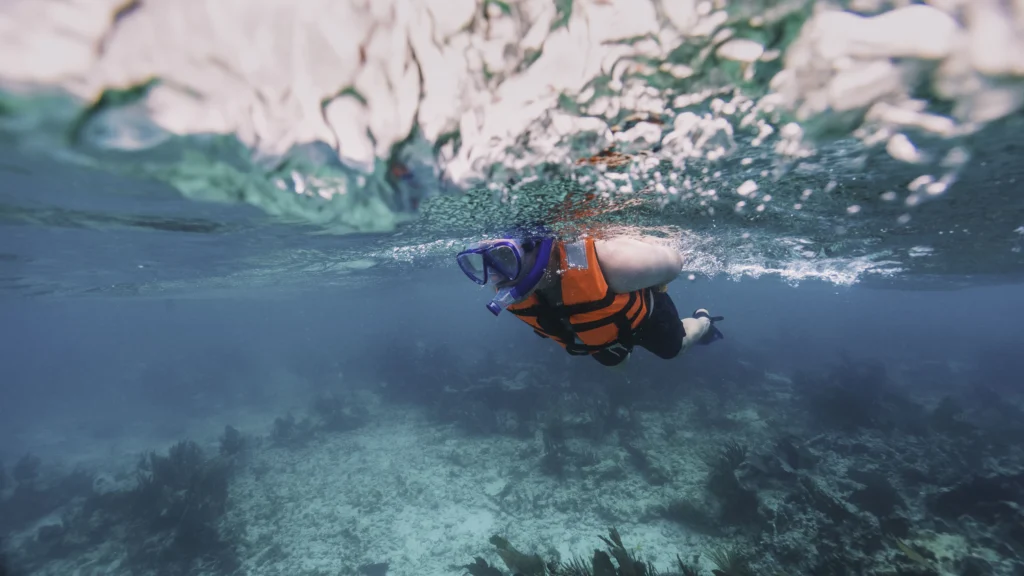 kegiatan liburan akhir tahun kayak laut mantasport