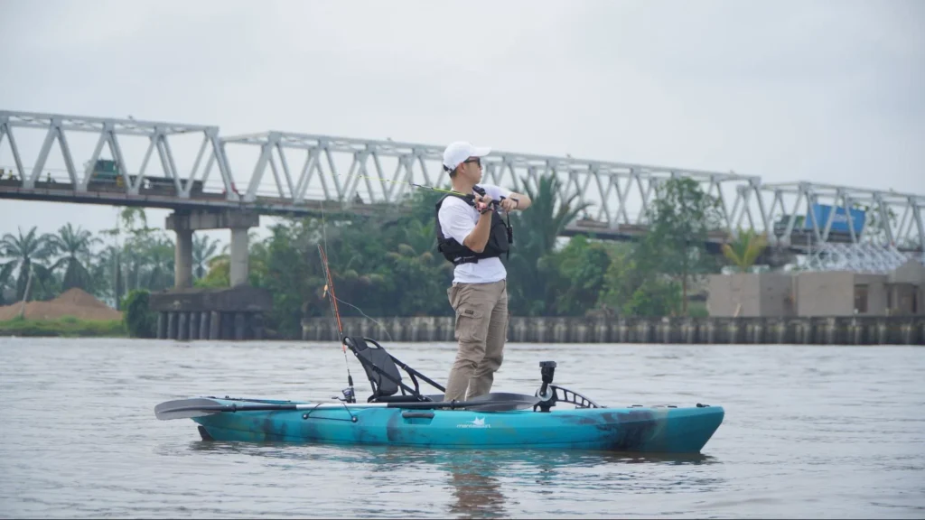 kayak pedal vs kayak dayung